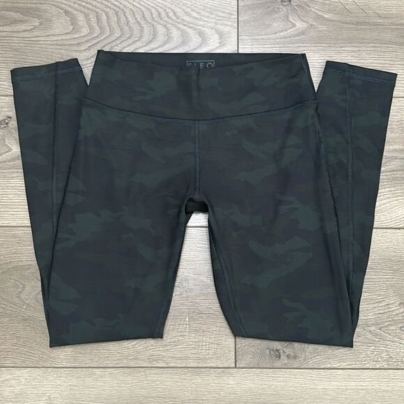 Fleo Apex Silky Silk High Rise Green Camo Leggings Size Medium - Picture 2 of 10